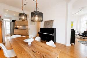 Altbaujuwel in Ottensen – Grüner Innenhof, 2 Balkone und 5-Zimmer-Potenzial – Daimlertwiete 2, 22763 Ottensen, Hamburg – Vorschaubild 5