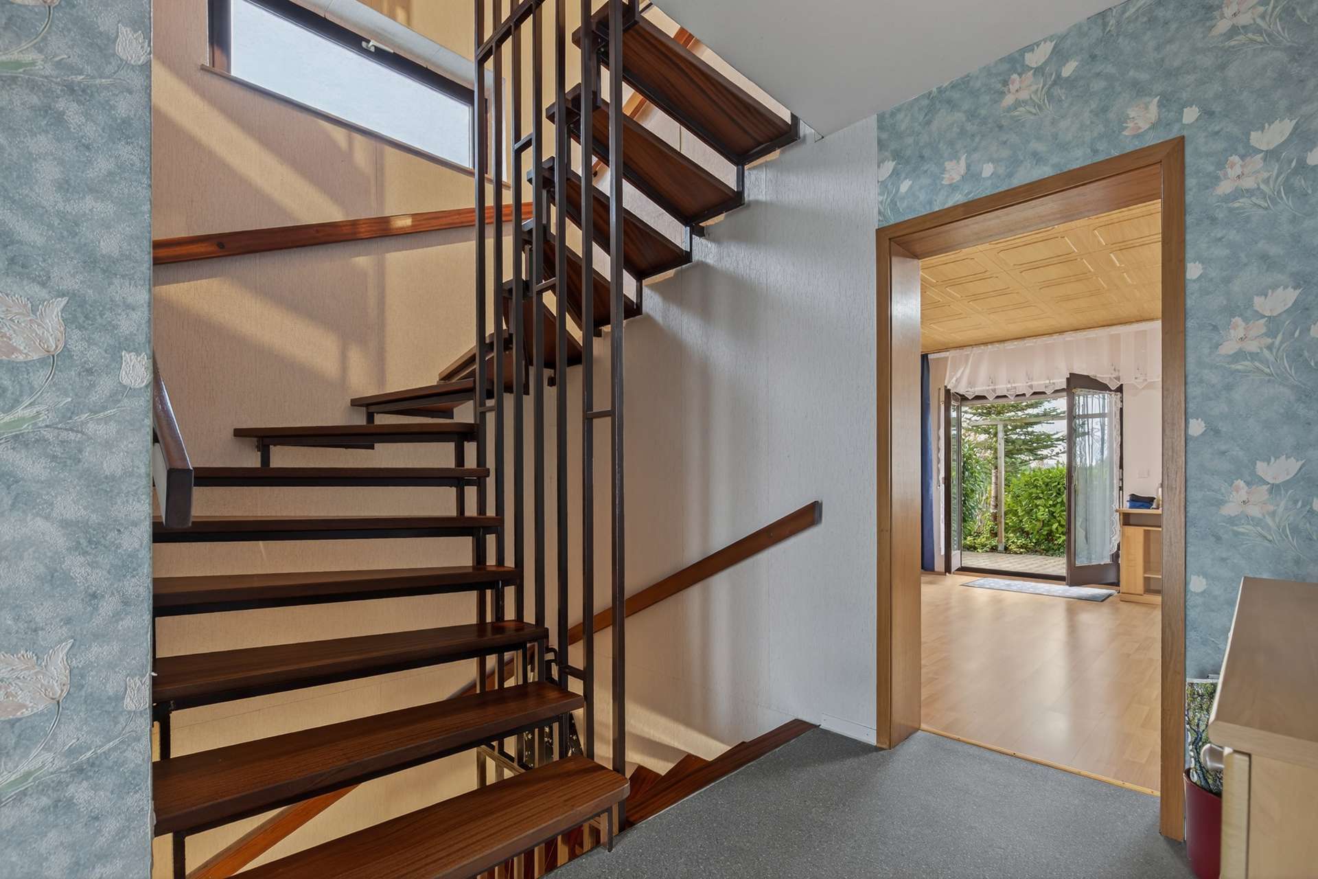 Immobilie in Dettenheim - Viel Platz für Ihre Ideen – renovierungsbedürftige Doppelhaushälfte in Dettenheim - Bild 10