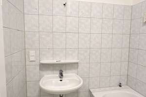 Leerstehende 2 Zi.whg. mit EBK in Top-Lage zu verkaufen! – 6114 Giebichenstein, Halle (Saale) – Vorschaubild 23