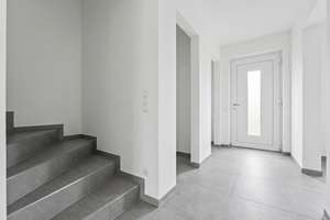 Ihr neues Zuhause: Doppelhaushälfte mit Garten und Garage – Die vollständige Adresse der Immobilie erhältst du vom Anbieter., 53229 Holtorf, Bonn – Vorschaubild 2