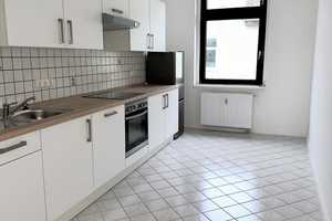 FRISCH RENOVIERT MIT EINBAUKÜCHE, WANNE UND DUSCHE – Faulmannstraße 5a, 39122 Magdeburg – Vorschaubild 1