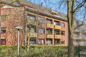 Gut geschnittene Eigentumswohnung mit Loggia ins Grüne und Kfz-Stellplatz in Hamburg Eidelstedt