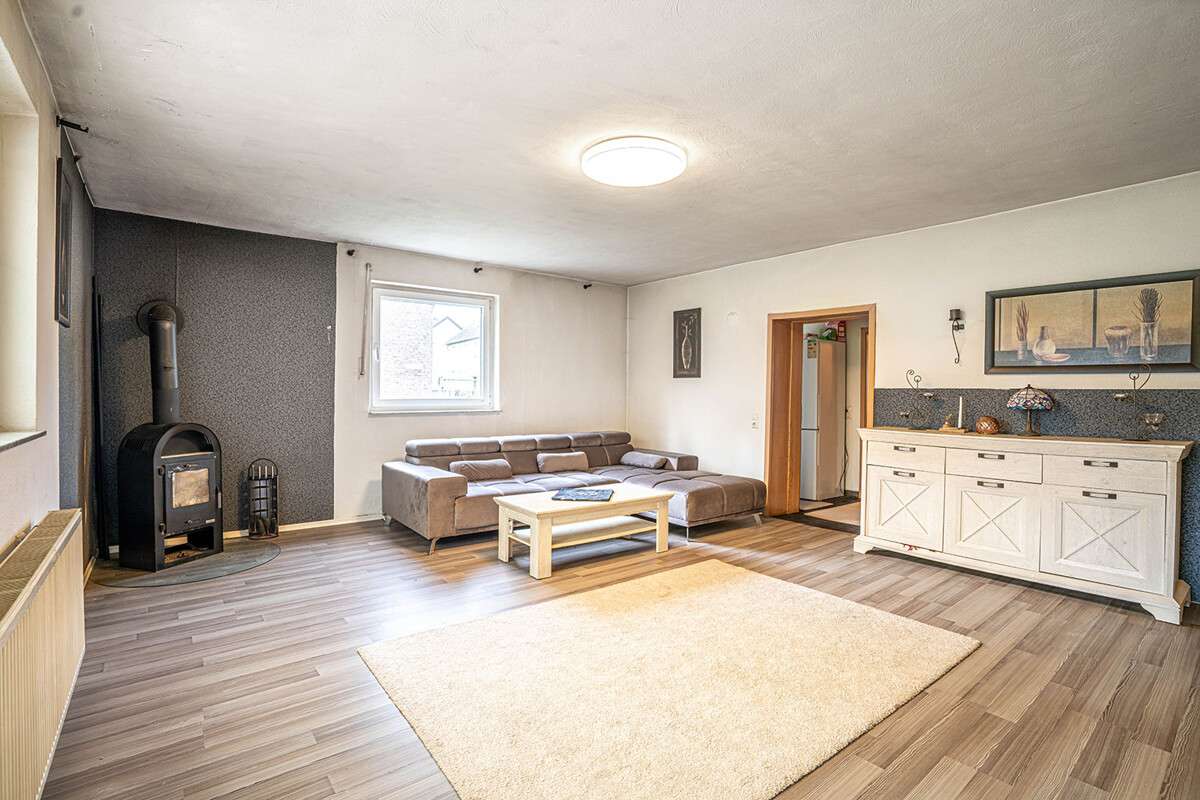 Immobilie in Bedburg - Historisches Wohnhaus anno 1860 mit modernem Anbau, Kamin & Entwicklungspotenzial - Bild 8