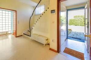 Waldseite Kantorie! Sanierungsbedürftiges, ausbaufähiges Zuhause mit Garten & Garage in Stadtwald – Die vollständige Adresse der Immobilie erhältst du vom Anbieter., 45134 Stadtwald, Essen – Vorschaubild 2