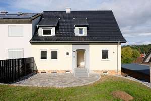 Doppelhaushälfte mit 2 Wohneinheiten und großem Garten in Heimboldshausen ! – Die vollständige Adresse der Immobilie erhältst du vom Anbieter., 36269 Philippsthal (Werra) – Vorschaubild 3