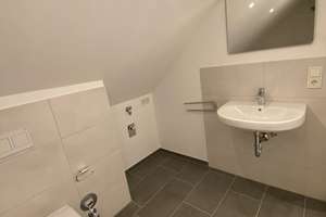 Schöne Dachgeschosswohnung in aufwendig saniertem Altbau zu vermieten – Brotstraße 26, 54290 Mitte/Gartenfeld, Trier – Vorschaubild 9