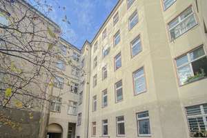 RUHIG GELEGENE, HELLE UND KLASSISCH SCHÖNE ALTBAUWOHNUNG MIT TOLLEM BLICK! PROVISIONSFREI! – Wilsnacker Straße 63, 10559 Moabit, Berlin – Vorschaubild 19