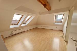 Helle 2,5-Zimmerwohnung mit traumhaftem Balkon über den Dächern vom Werderplatz – Werderstraße 51, 76137 Südstadt, Karlsruhe – Vorschaubild 4