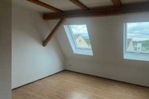 Geräumiges 9-Zimmer-Bauernhaus mit 2 Nebengebäuden und großem Garten  – Bergstr. 5, 91735 Weißenburg-Gunzenhausen (Kreis) – Vorschaubild 7
