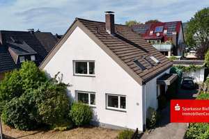 Schönes Einfamilienhaus mit Einliegerwohnung im Herzen von Quelle