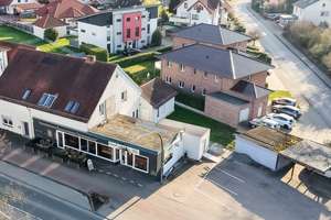 Zweifamilienhaus mit vermietetem Ladenlokal auf ca. 430 m² Gesamtfläche in zentraler Lage – Die vollständige Adresse der Immobilie erhältst du vom Anbieter., 32609 Hüllhorst – Vorschaubild 1