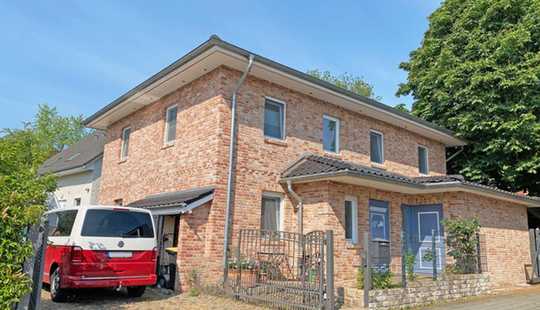 Bild von Moderne Eleganz & Komfort: Großzügiges Einfamilienhaus mit hoher Energieeffizienz