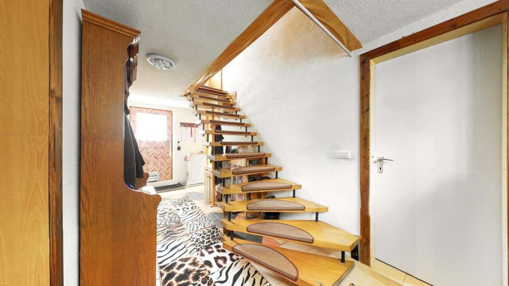 Immobilie in Scheuring - Raum für Ideen und Perspektiven - Ein Haus voller Geschichte, bereit für Ihr nächstes Kapitel - Bild 2