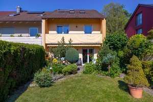 +++ NEU am Markt: Reiheneckhaus mit Garage in Top-Wohnlage von Aichach – frei ab 15.09.2026 +++