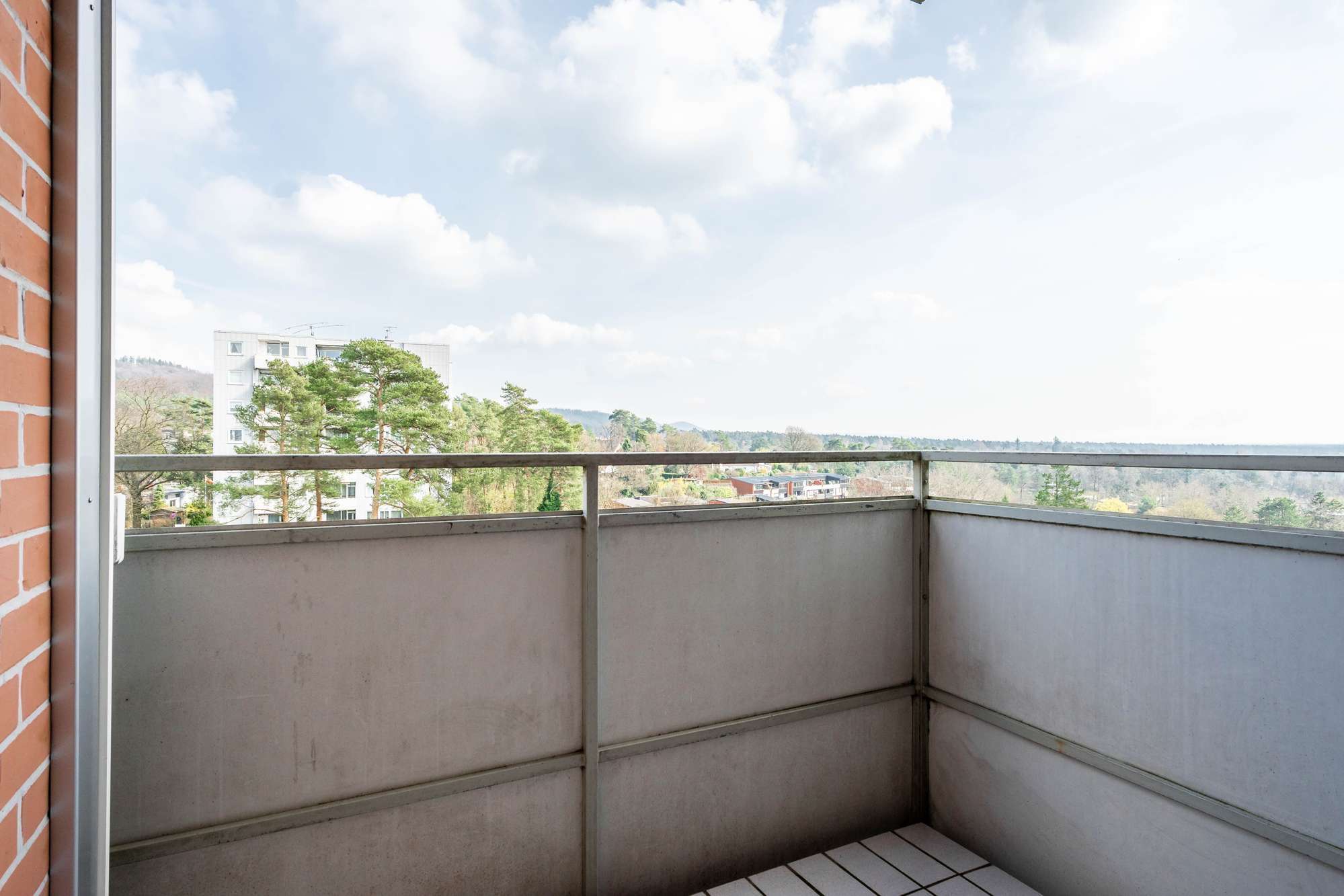 KEINE KÄUFERPROVISION Renovierungsbedürftige ETW mit Balkon in gepflegtem MFH in Oerlinghausen Süd, Lippe Kreis – Bild 4