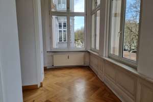 Blick auf die Adolfsallee, Ruhig & Zentral – Herrngartenstr. 18, 65185 Mitte, Wiesbaden – Vorschaubild 4