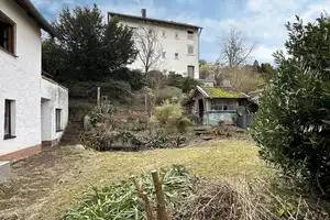 Viel Platz und viel mehr Optionen!
Charmantes Zweifamilienhaus am beliebten Hofberg nahe dem Zentru – Landshut – Vorschaubild 4
