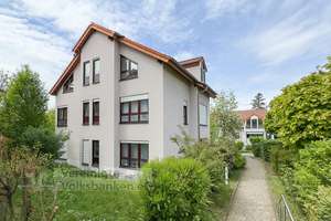 Tolle 4 Zimmer DG-Wohnung mit Balkon, TG Platz und AAP im Freien – Die vollständige Adresse der Immobilie erhältst du vom Anbieter., 72762 Reutlingen-Mitte, Reutlingen – Vorschaubild 3