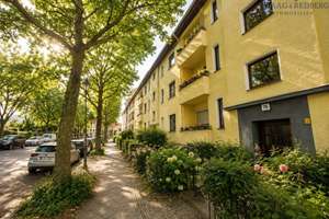 Offen für Angebote! Charmante Wohnung mit Balkon – Sanierter Zustand und sofort zum Wohlfühlen – Die vollständige Adresse der Immobilie erhältst du vom Anbieter., 12099 Tempelhof, Berlin – Vorschaubild 1