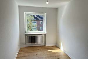 Sanierte 4-Raumwohnung mit Loggia! – Insterburger Str. 35, 24149 Neumühlen-Dietrichsdorf, Kiel – Vorschaubild 3