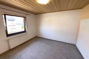 KILIAN IMMOBILIEN! REIHENENDHAUS MIT 108 M² + 309 M² GRUND IN ROTH! EBK * KELLER *KACHELOFEN *GARAGE – Die vollständige Adresse der Immobilie erhältst du vom Anbieter., 91154 Roth – Vorschaubild 85