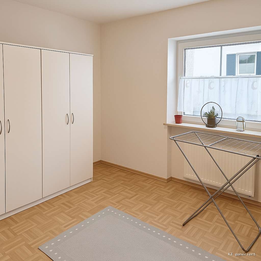 Immobilie in Regenstauf - Vermietete 4,5-Zimmer-Erdgeschosswohnung mit Terrasse und Gartenanteil in 4-Familienhaus - Bild 1