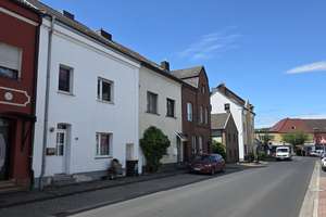 Grundsolides Einfamilienhaus, in zentraler Lage von Kreuzau zu verkaufen