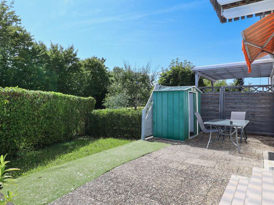 Terrasse mit Rasen