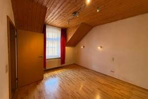 Geräumige 4,5-Zimmer-Wohnung mit Garten und Einbauküche in Gladbeck – Kirchhellener Str. 38, 45966 Gladbeck – Vorschaubild 10