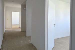 Freie großzügige 3-Zimmer-Wohnung mit Westloggia und Fahrstuhl nur 300 Meter vom Kudamm! – Die vollständige Adresse der Immobilie erhältst du vom Anbieter., 10629 Charlottenburg, Berlin – Vorschaubild 9