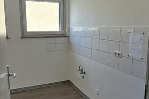 Wunderschöner Ausblick ins Grüne - Frisch renovierte 3,5 Zimmer Wohnung – Heidstrang 18, 44328 Alt-Scharnhorst, Dortmund – Vorschaubild 2