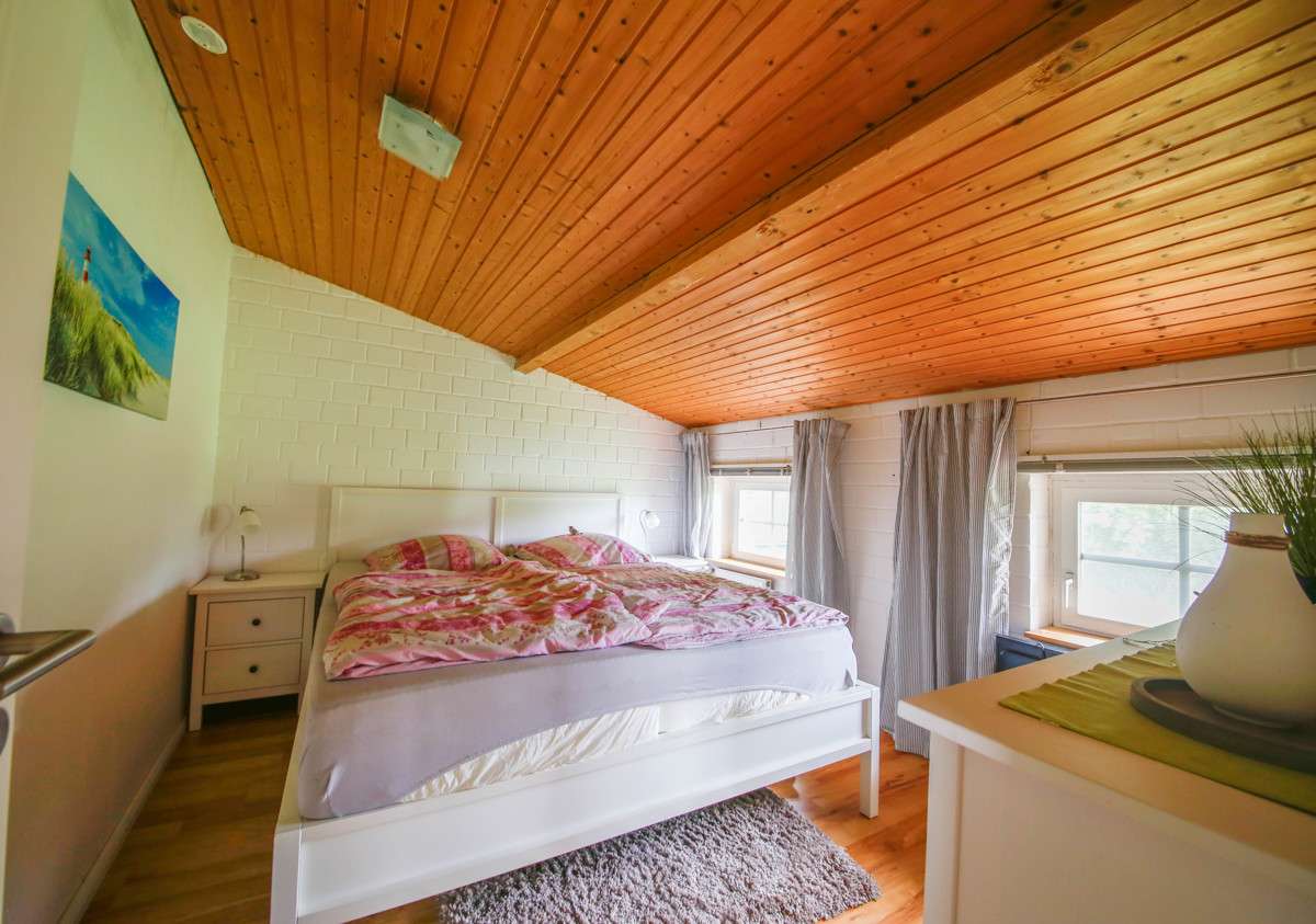 Immobilie in Gelting - Reetdachkate an der Ostsee in idyllischer Alleinlage mit drei Wohnungen  + 2,2 ha Land - Bild 14