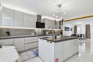 Zwischen Weinberg & Wow: Exklusives Smart-Home mit Designküche, Terrasse und Premiumausstattung – Die vollständige Adresse der Immobilie erhältst du vom Anbieter., 70329 Hedelfingen (Ortsteil), Stuttgart – Vorschaubild 5