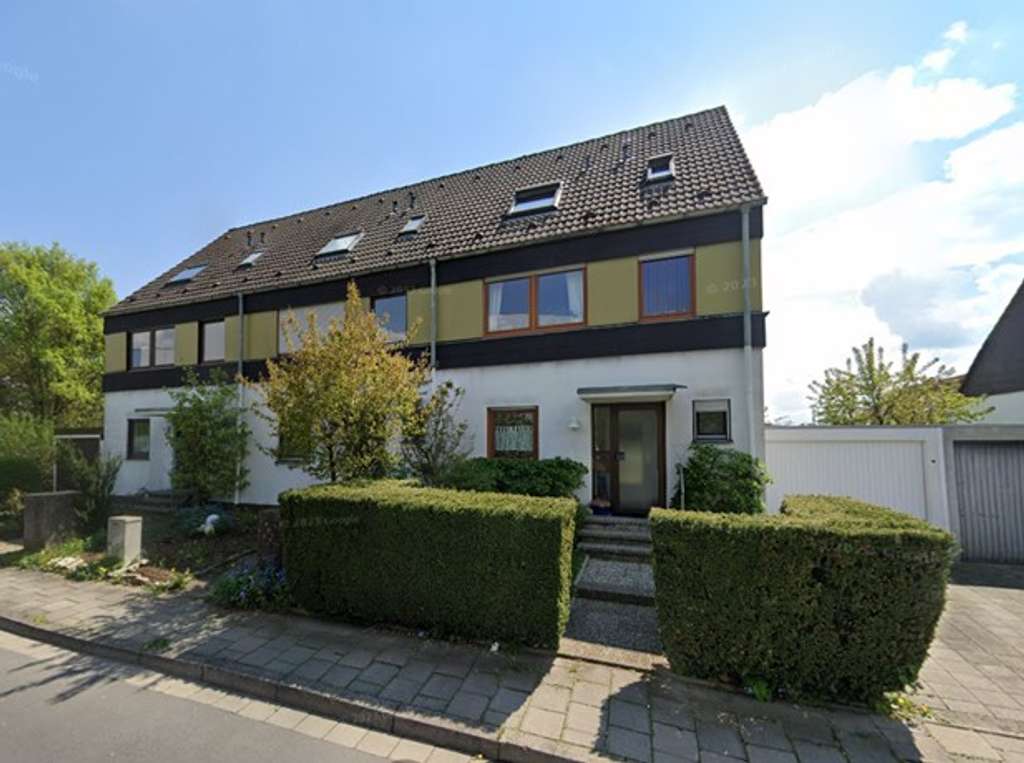Geräumiges 7-Zimmer-Reihenendhaus in Bayreuth