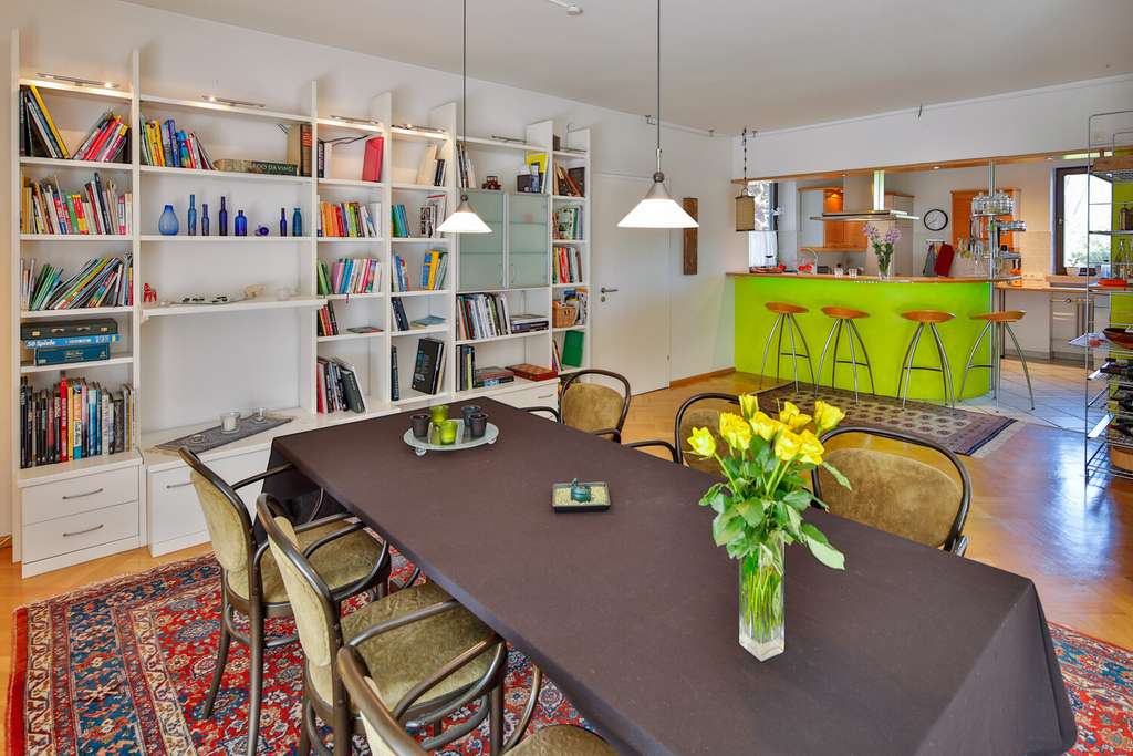 Immobilie in Aichach - Ein Haus mit Substanz, Weite und außergewöhnlichen Perspektiven - Bild 4