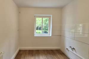 … mit Blick zum Innenhof - renoviertes 2-Zimmer-Apartment + Tageslichtbad + separate Küche – Fischbank 4, 18055 Stadtmitte, Rostock – Vorschaubild 5