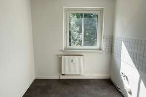 Helle 2-Zi.-Wohnung mit Balkon - jetzt Besichtigungstermin vereinbaren! – Klingenberger Straße 9, 1187 Plauen (Stadtteil), Dresden – Vorschaubild 6
