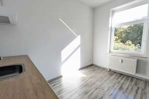 Charmante 1-Raum-Wohnung im 2. Obergeschoss – Altbauflair zum kleinen Preis – Fichtestr. 24, 9126 Gablenz, Chemnitz – Vorschaubild 4