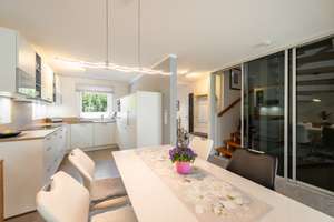 AIGNER - Charmantes Reihenmittelhaus mit Wintergarten - Ausbaupotential mit weiteren ca. 35m² – Die vollständige Adresse der Immobilie erhältst du vom Anbieter., 85551 Kirchheim bei München – Vorschaubild 4