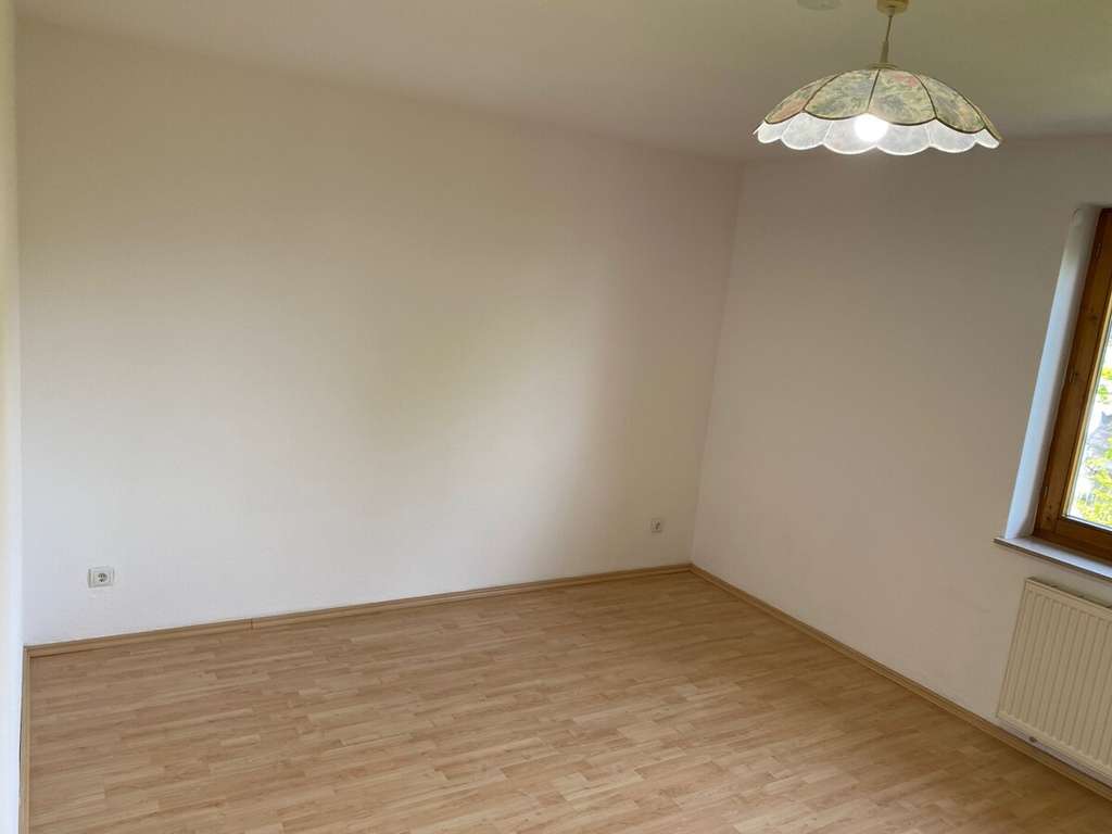 Immobilie in Dossenheim - Großzügige 2ZKB Wohnung mit Balkon und Stellplatz - Bild 2