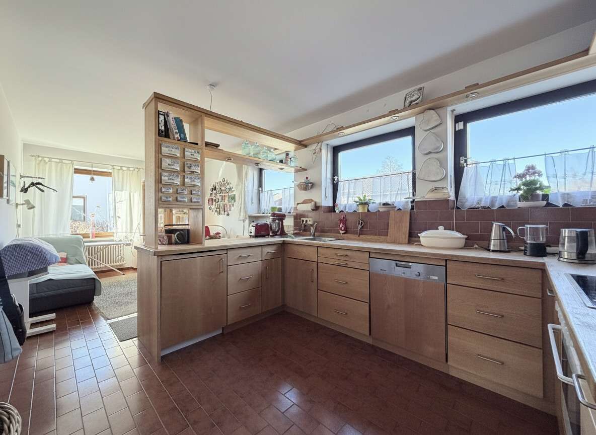 Immobilie in Winhöring - Ein Ort voller Licht und Raum: Idyllisches Einfamilienhaus mit Einliegerwohnung und Gartenzauber - Bild 10