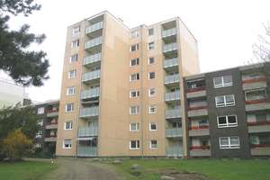 Attraktive 4-Zimmer-Wohnung mit Loggia und Tiefgaragenstellplatz in gefragter Lage von 40472 Düsseld