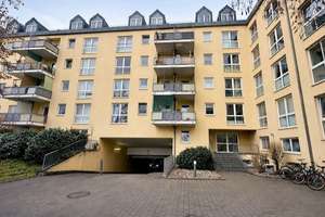 Freiwerdend: Top sanierte 2-Zimmer-Wohnung mit Balkon & Duplex-Parker 