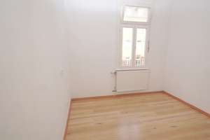 ALTBAUWOHNUNG IN INNENSTADTLAGE! Ca. 107 m² Wfl, 4 Zimmer, 3 Schlafzimmer, 1 Badezimmer und Garage. – Die vollständige Adresse der Immobilie erhältst du vom Anbieter., 65185 Mitte, Wiesbaden – Vorschaubild 16