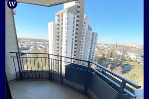 Frisch modernisiertes Apartment mit Balkon und Fernblick, separate Küche, neues Duschbad, Aufzug – Friedensstraße 114, 51145 Urbach, Köln – Vorschaubild 1