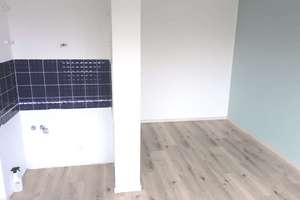 Mitten in der City von Essen - Kleines Single-Appartment Mindestmietdauer 36 Monate – Am Waldthausenpark 15, 45127 Stadtkern, Essen – Vorschaubild 2