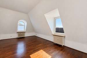 Über den Dächern von Sachsenhausen-Nord: Altbau-Etage mit Aufzug und Skylineblick – 60594 Sachsenhausen-Nord, Frankfurt am Main – Vorschaubild 3