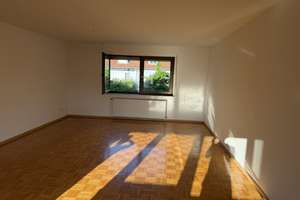 Biete eine gut geschnittene 4-Zi-Wohnung (114 qm) im 1.OG eines Reihenmittelhauses in ruhiger Lage. – Die vollständige Adresse der Immobilie erhältst du vom Anbieter., 76139 Hagsfeld, Karlsruhe – Vorschaubild 8
