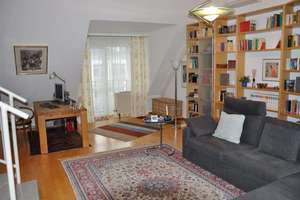 charmante ruhige 2,5-Zimmer-DG-Wohnung / Innenstadt mit Balkon und Einbauküche in Nürnberg – Himpfelshofstr. 11, 90429 Himpfelshof, Nürnberg – Vorschaubild 2