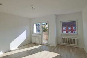 2-Zimmer Wohnung mit Balkon - ab sofort!  – Thorwaldsenstraße 2, 12157 Schöneberg, Berlin – Vorschaubild 2